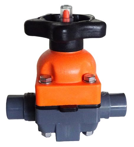 Diaphragm valve for precise adjustment of the flow rate